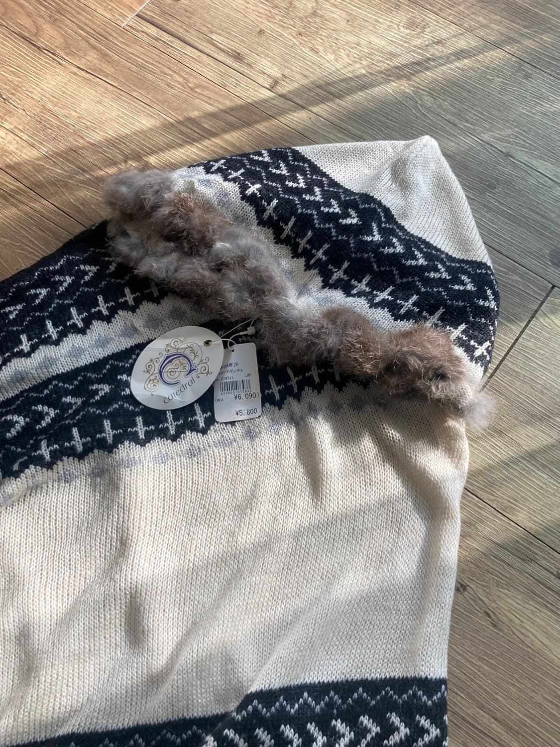 catedral Japan 에스닉 래빗 퍼 판초 케이프 미사용 새 상품 상품이미지2