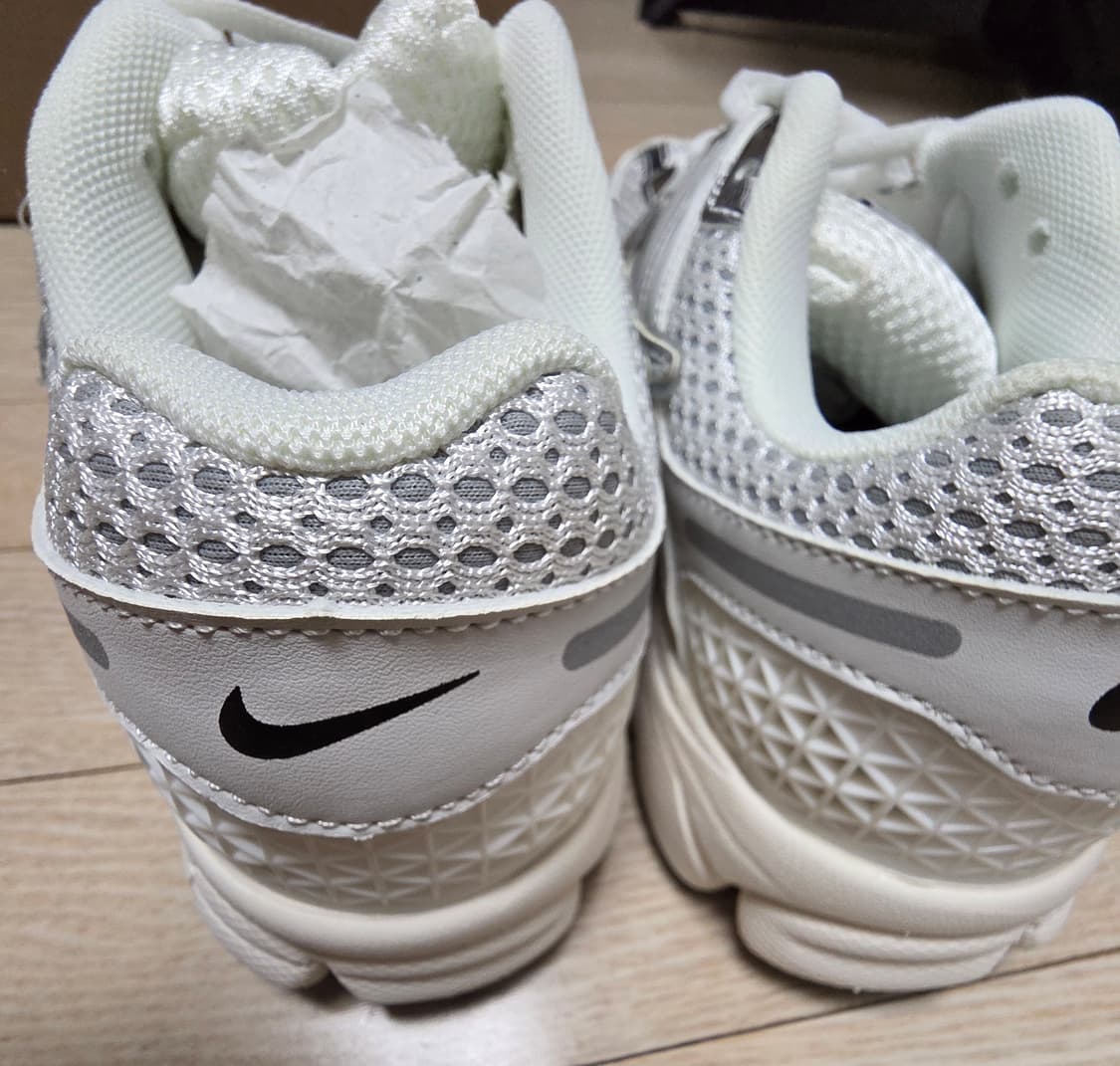 나이키 보메로 5 상품이미지3