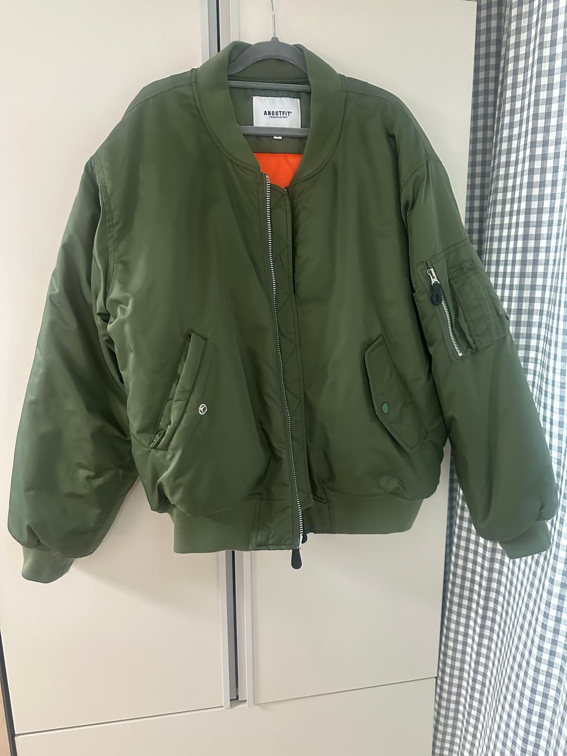 언아웃핏 ma-1 카키 상품이미지1