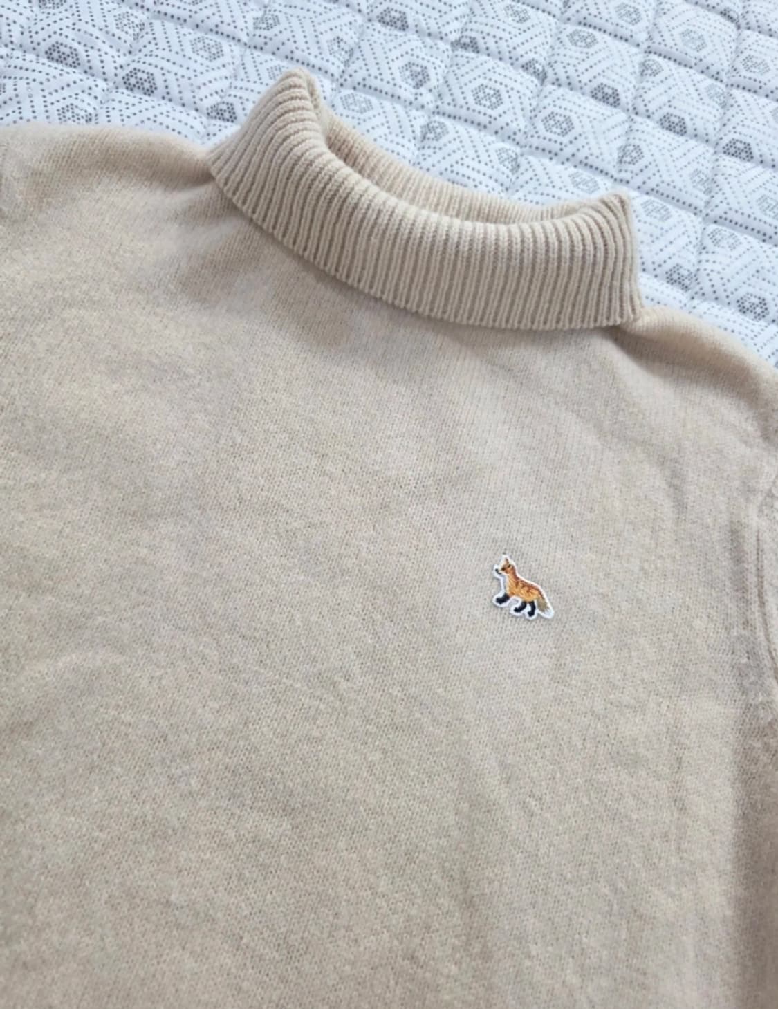 메종키츠네 아이보리 하이넥 니트 55 상품이미지3