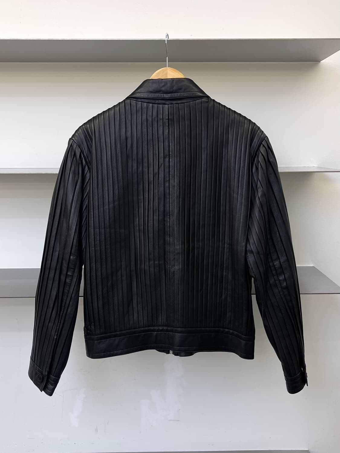지아니 베르사체 8-90s 플리츠 레더 자켓 상품이미지5