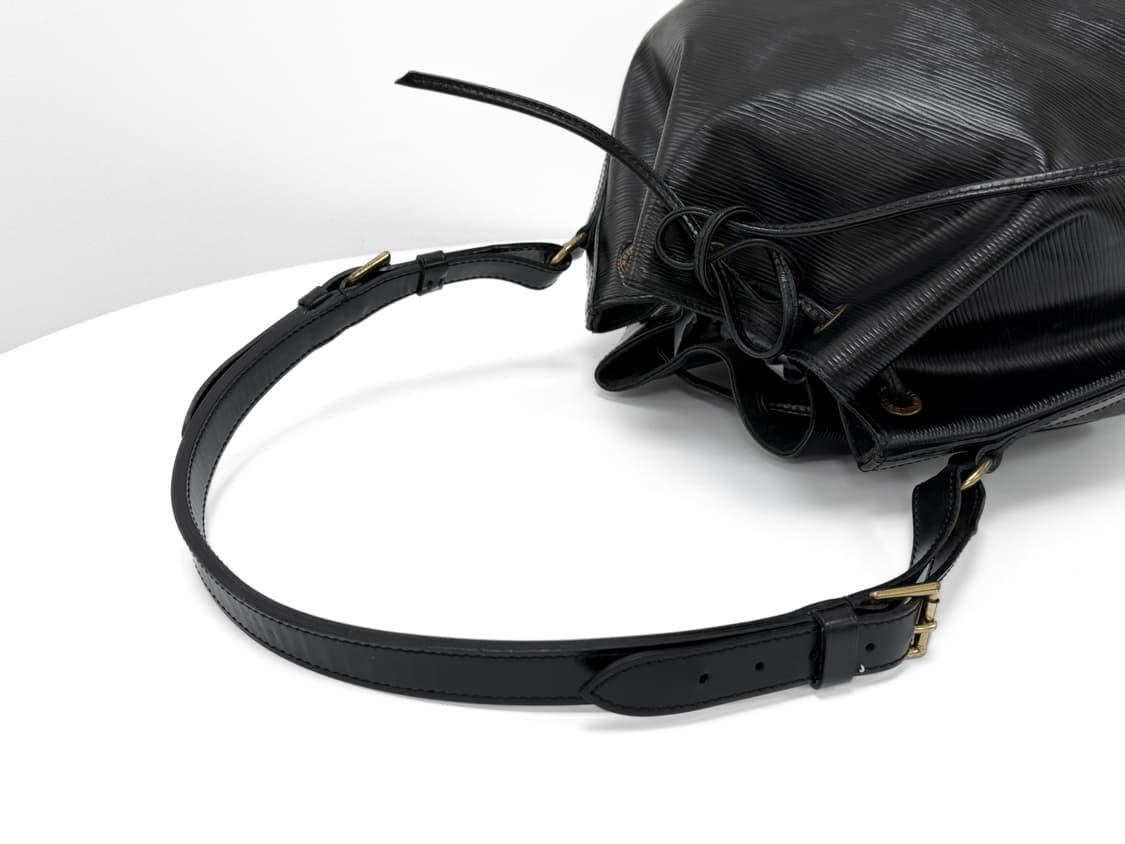 루이비통 에삐 노에 버킷백 블랙 상품이미지8