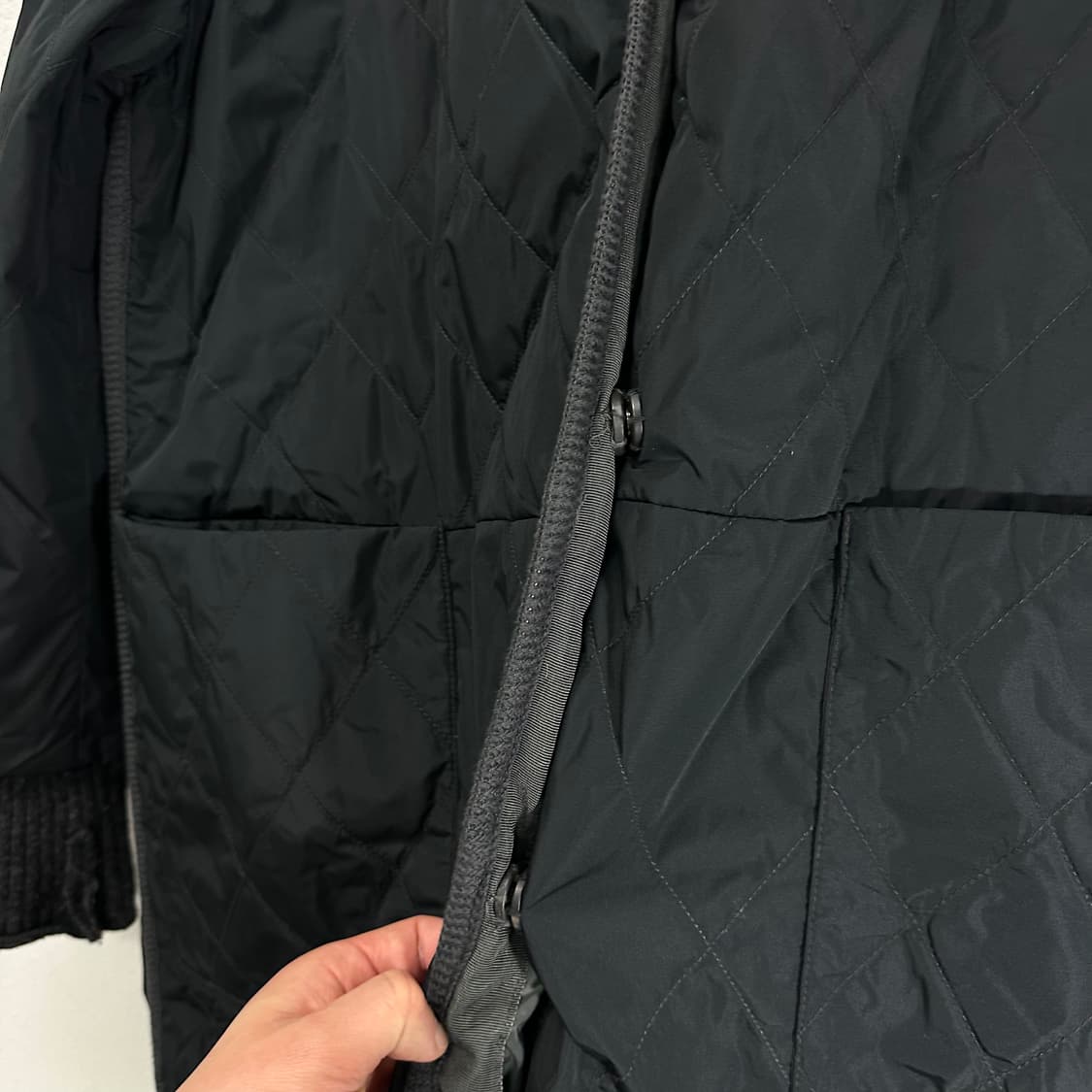 77 우먼L 소울 SOWOOL 그레이 니트배색 양면 롱패딩 상품이미지5