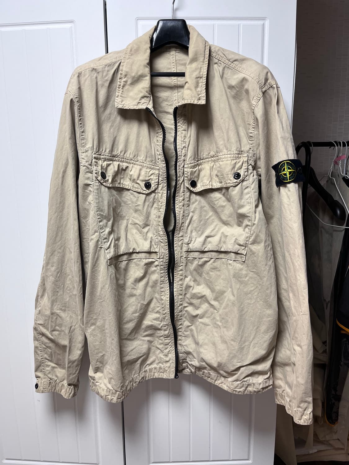 [XL]23FW 스톤아일랜드 브러쉬드 오가닉 샌드 오버셔츠 자켓 상품이미지1