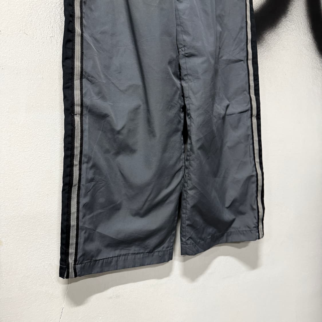 나이키 스우시 사이드라인 디테일 배색 나일론 트랙 팬츠 상품이미지5