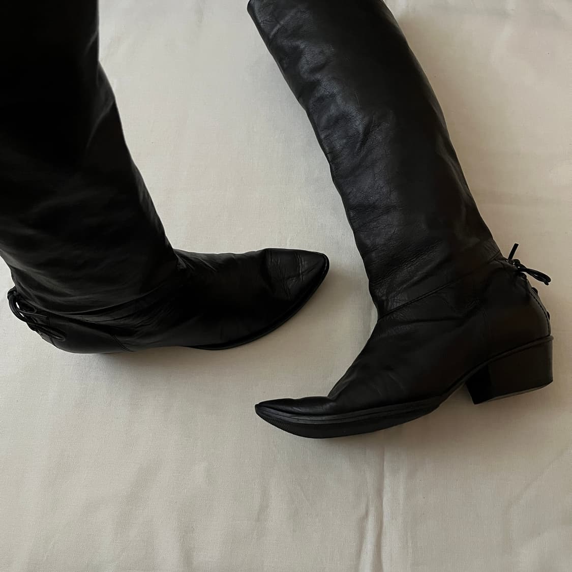 츠모리치사토 백 레이스업 슬라우치 부츠 상품이미지5