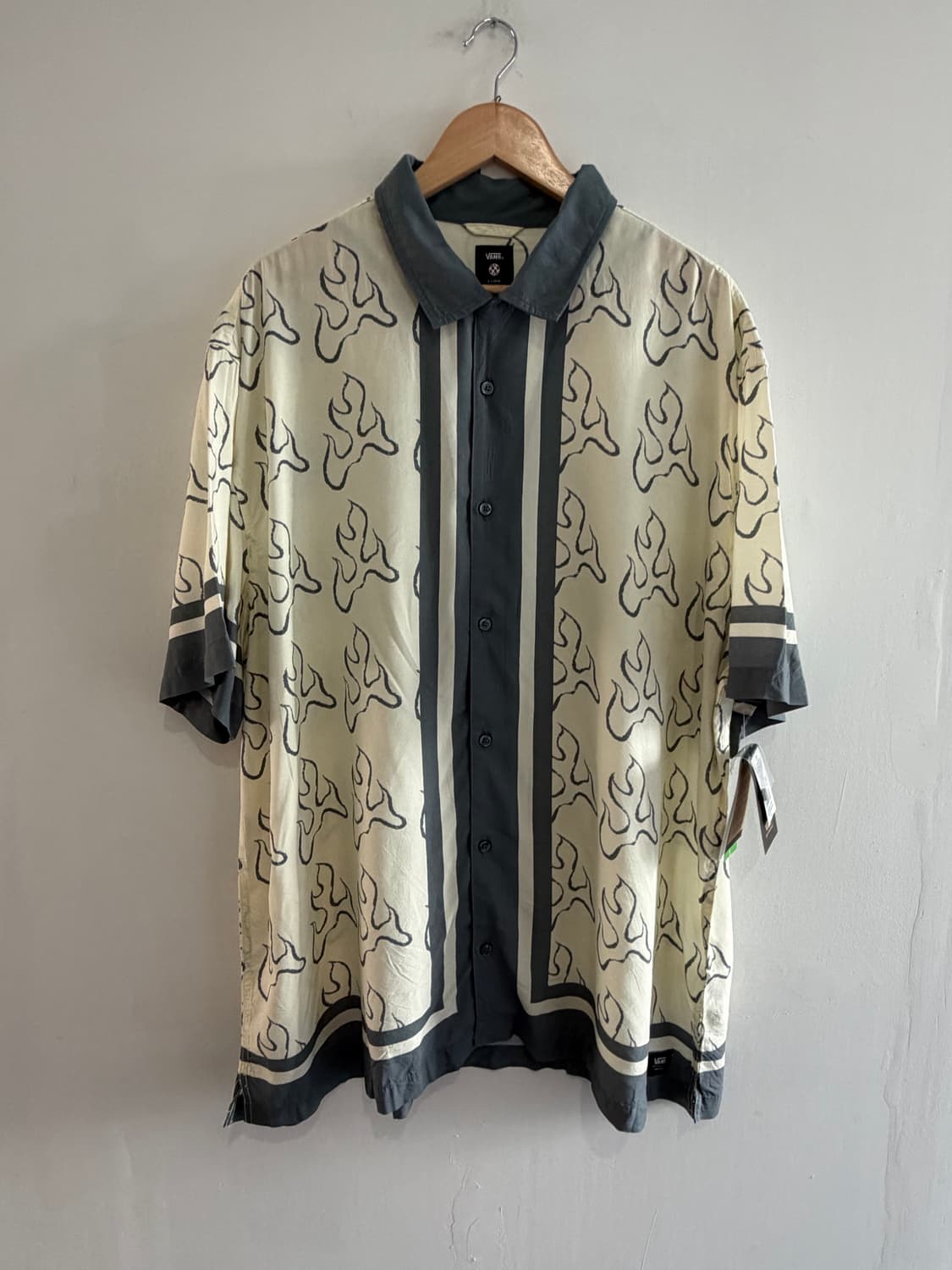 Vans반스 플레임 보더셔츠 상품이미지1