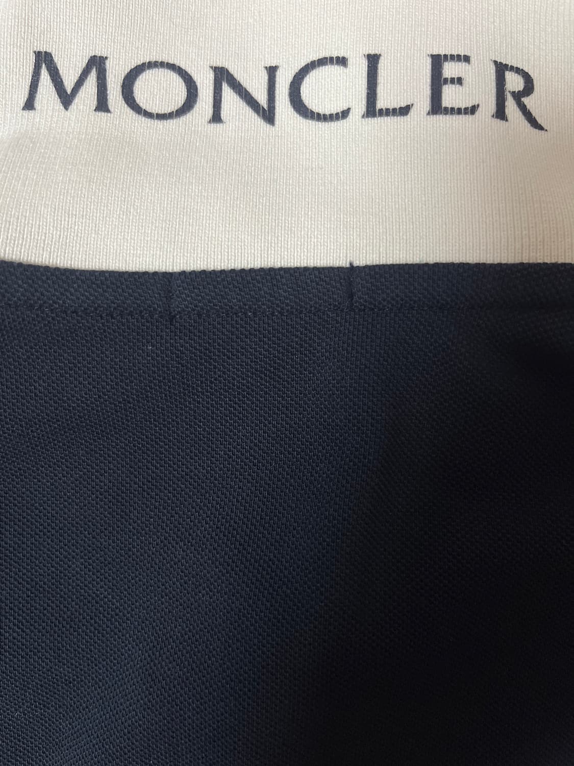 몽클레어 넥포인트 카라티 상품이미지3