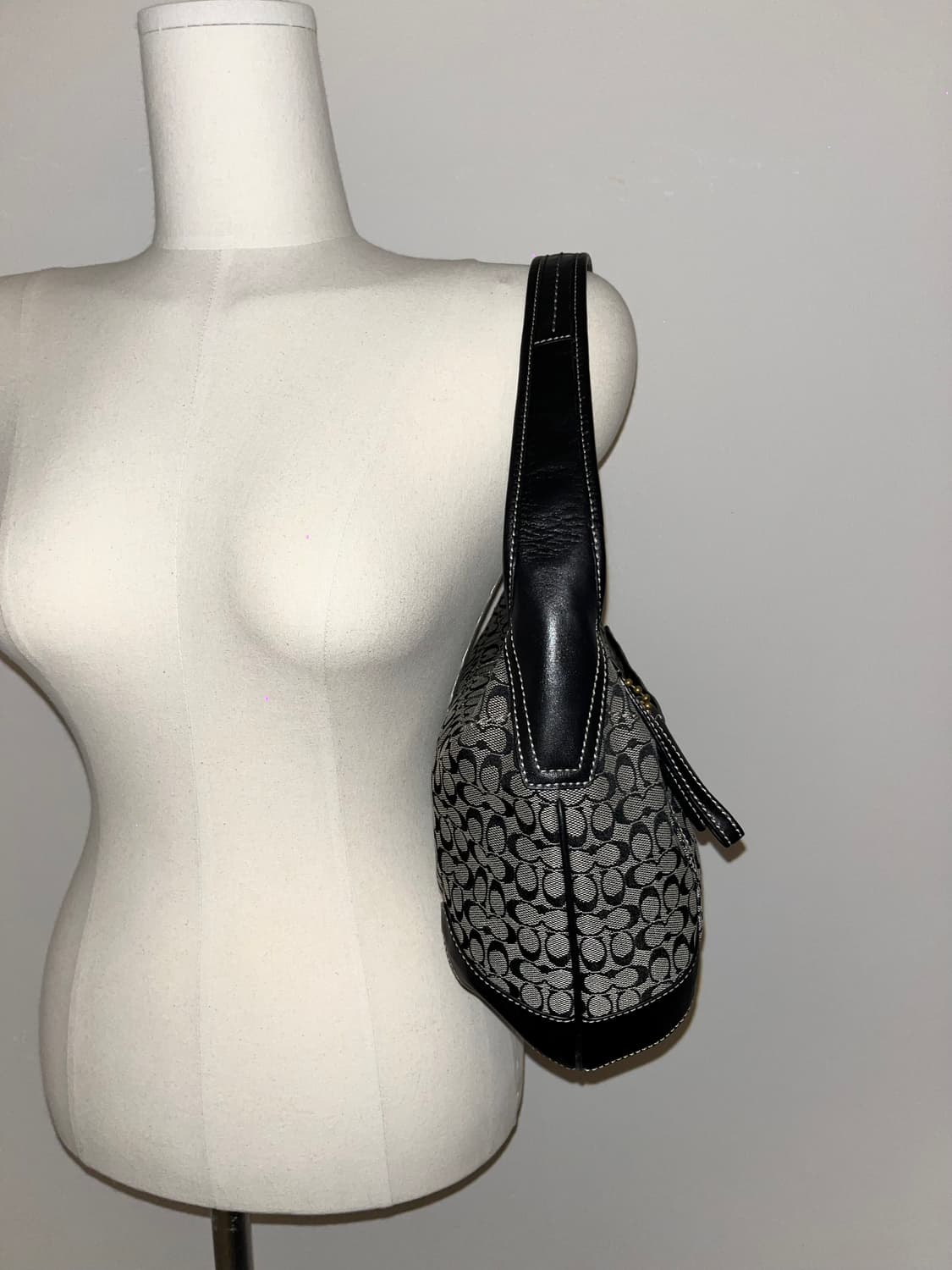 📦 Coach black basic Shoulder Bag 상품이미지4