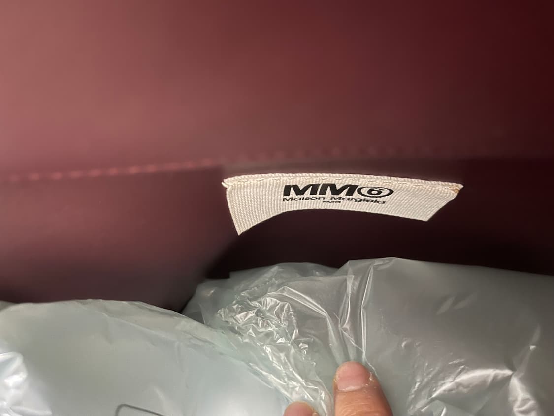 MM6 메종 마르지엘라 블랙 가죽 숄더백 상품이미지5