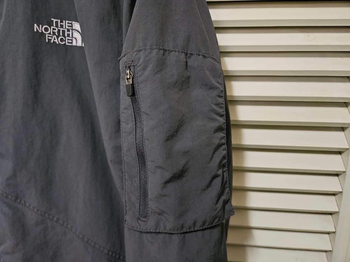 노스페이스 블랙 바람막이 자켓 어깨포켓 L 100 상품이미지3