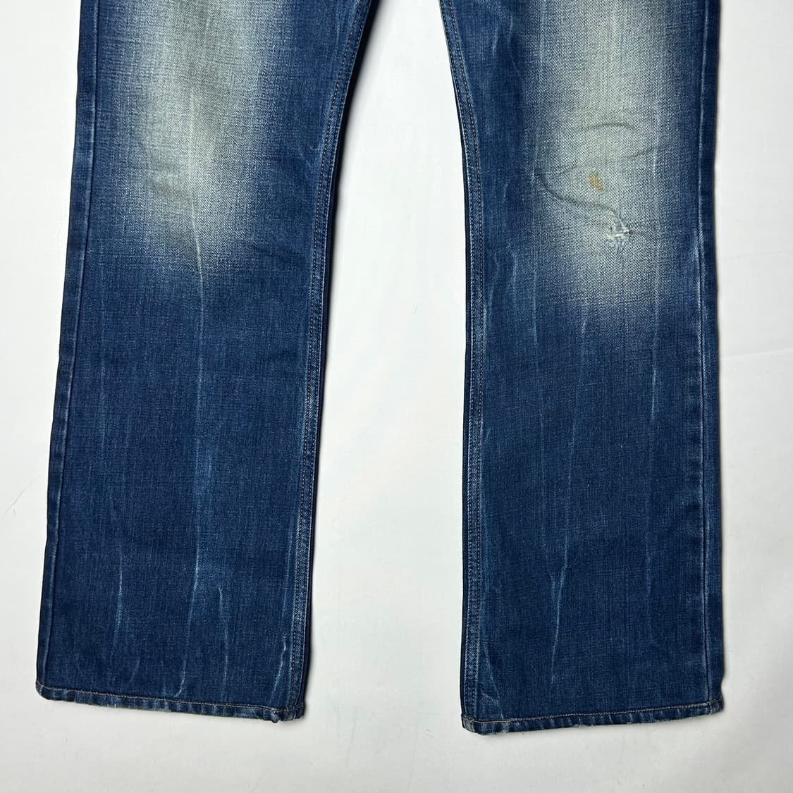 [DIESEL] 디젤 워시드 데미지 부츠컷 데님팬츠 상품이미지4