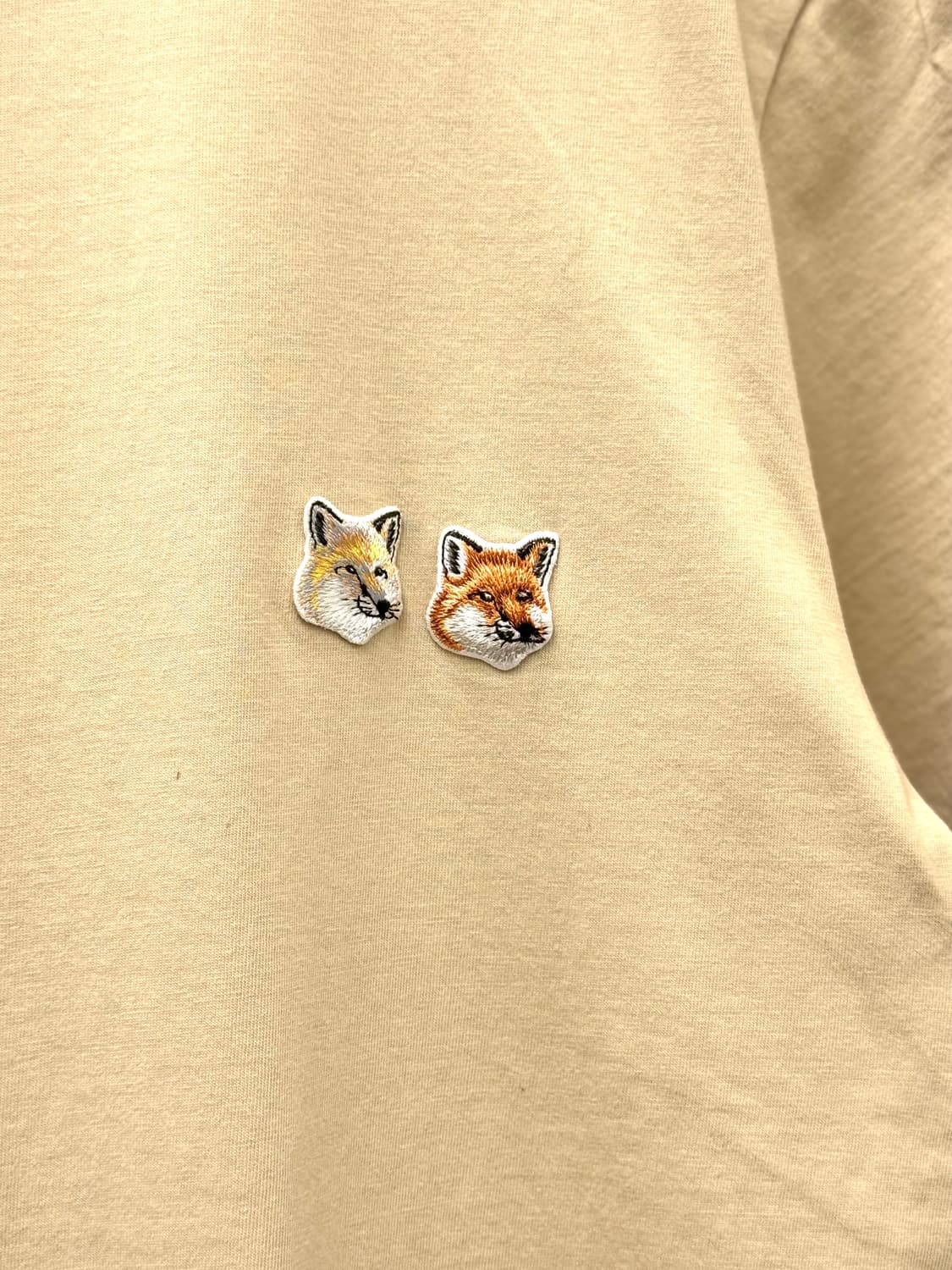 Maison kitsune 메종키츠네 더블폭스 헤드패치 베이지 반소매 티 상품이미지5