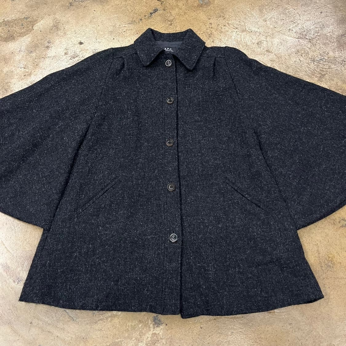 아페쎄 케이프 망토 차콜 코트  상품이미지3