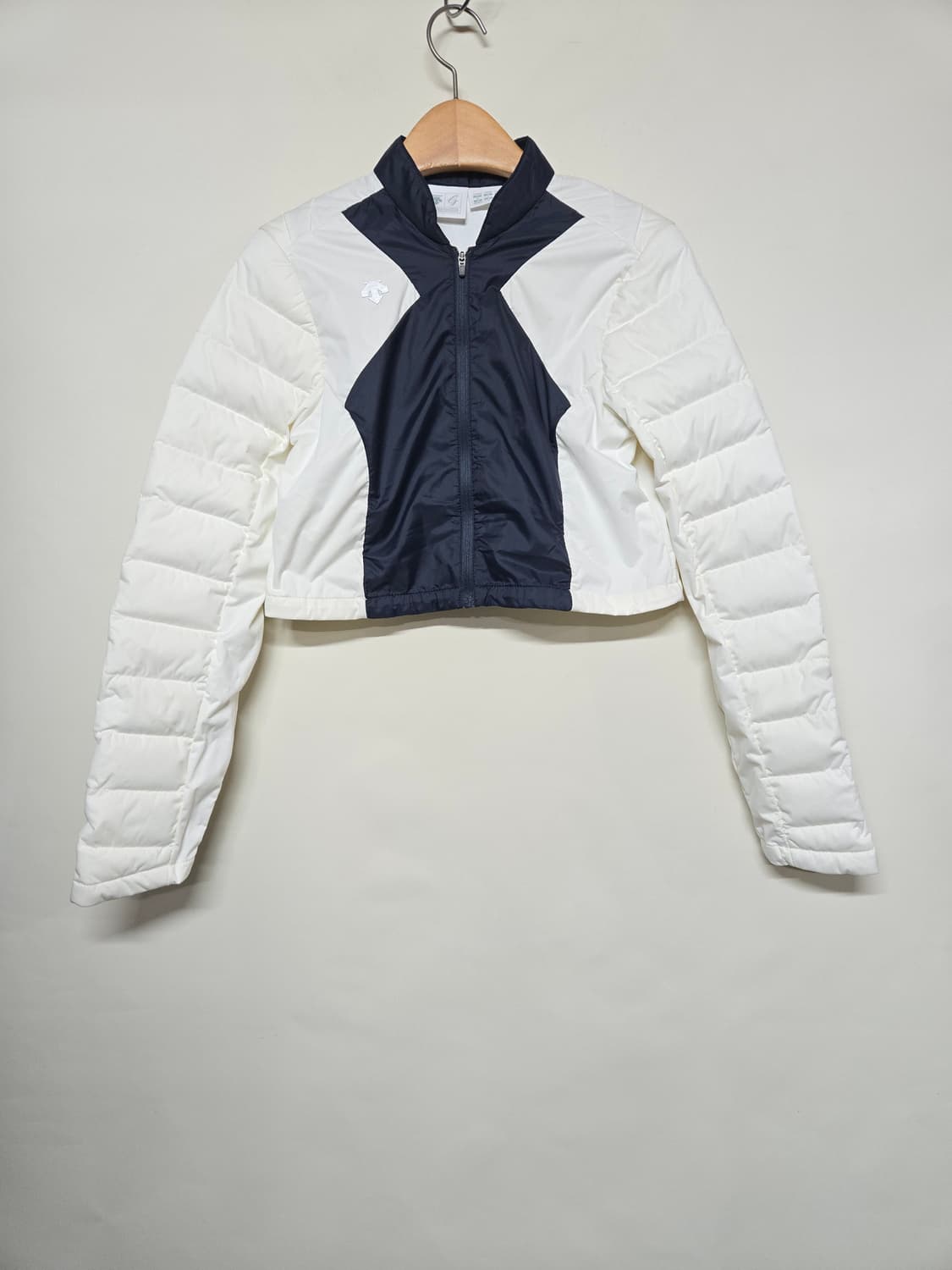 데상트 골프 화이트 /네이비  구스패딩 조끼 + 구스크롭세트M 상품이미지4