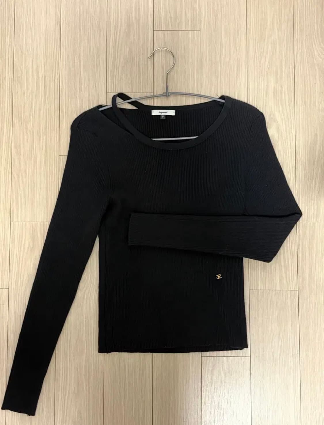 👉🏻택포👈🏻 드파운드 니트&핀 상품이미지1