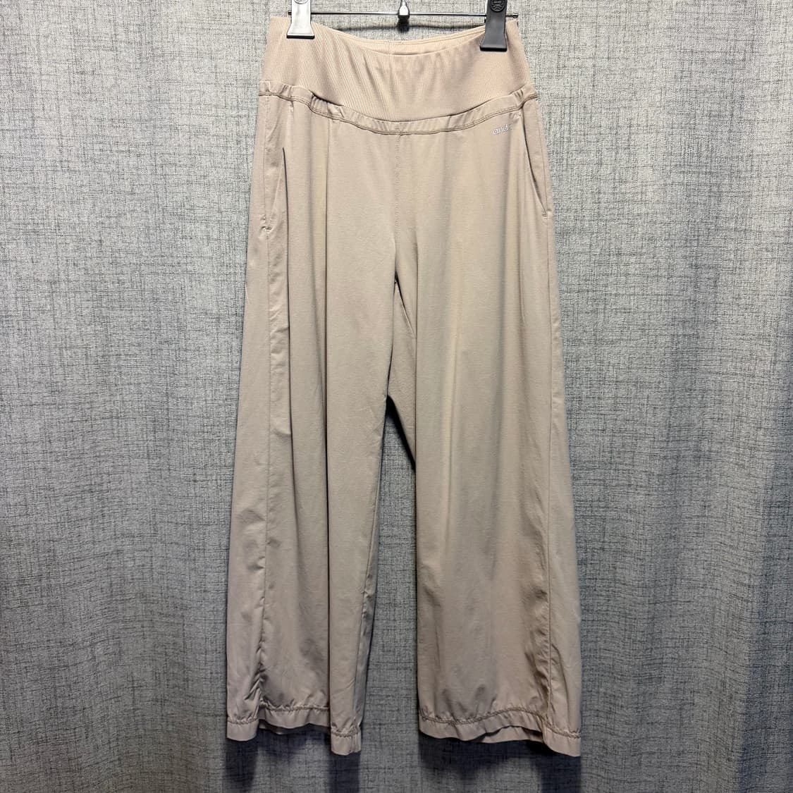 안다르 기능성 와이드 트레이닝팬츠  상품이미지1