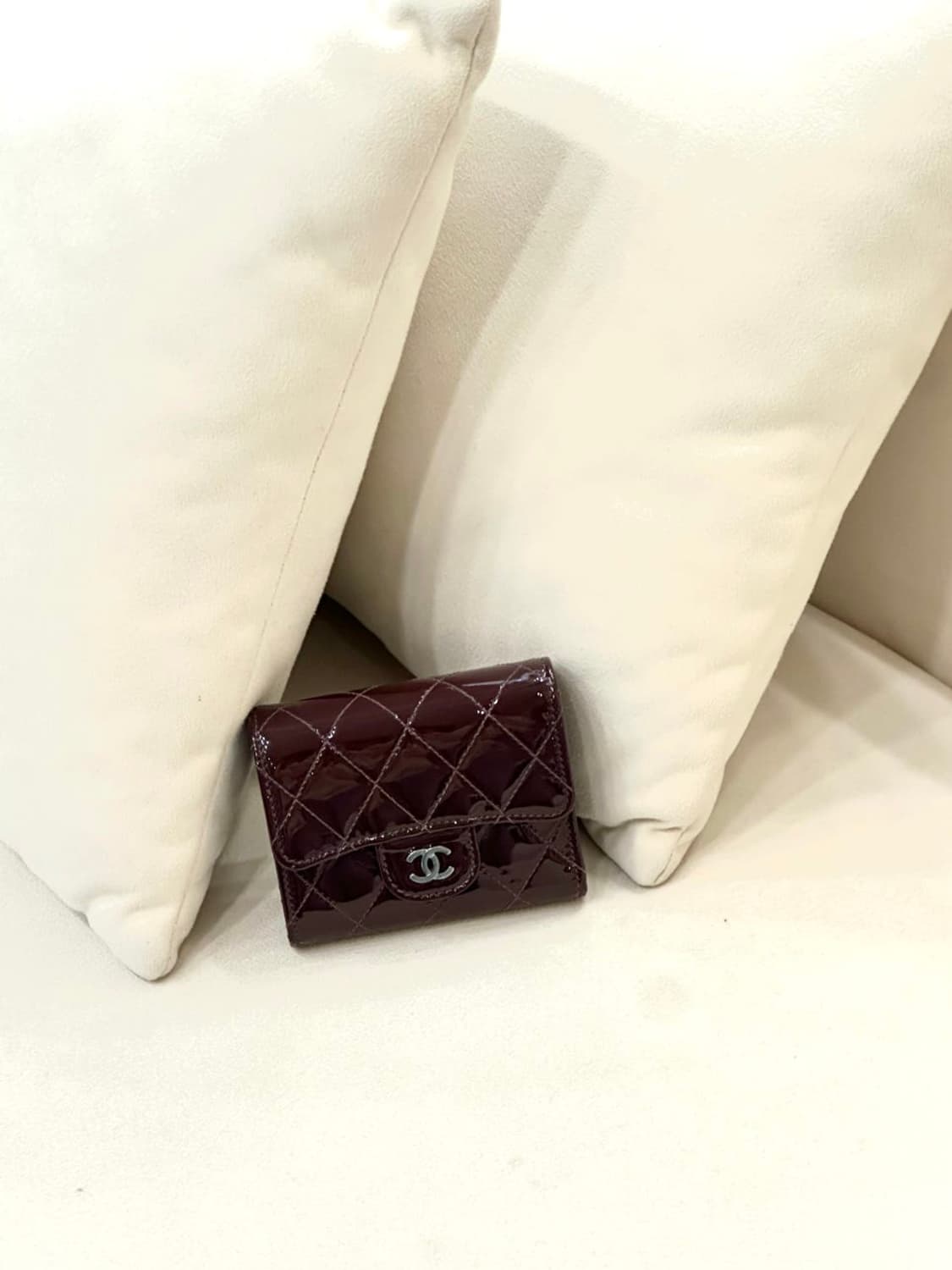 샤넬 버건디 페이던트 반지갑 (정품) 상품이미지1