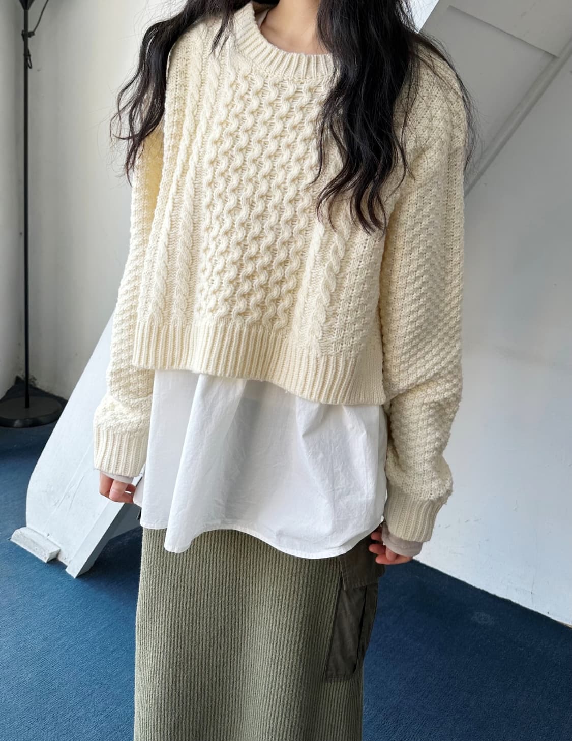 Fake layered crew neck wide woven knit P 상품이미지6
