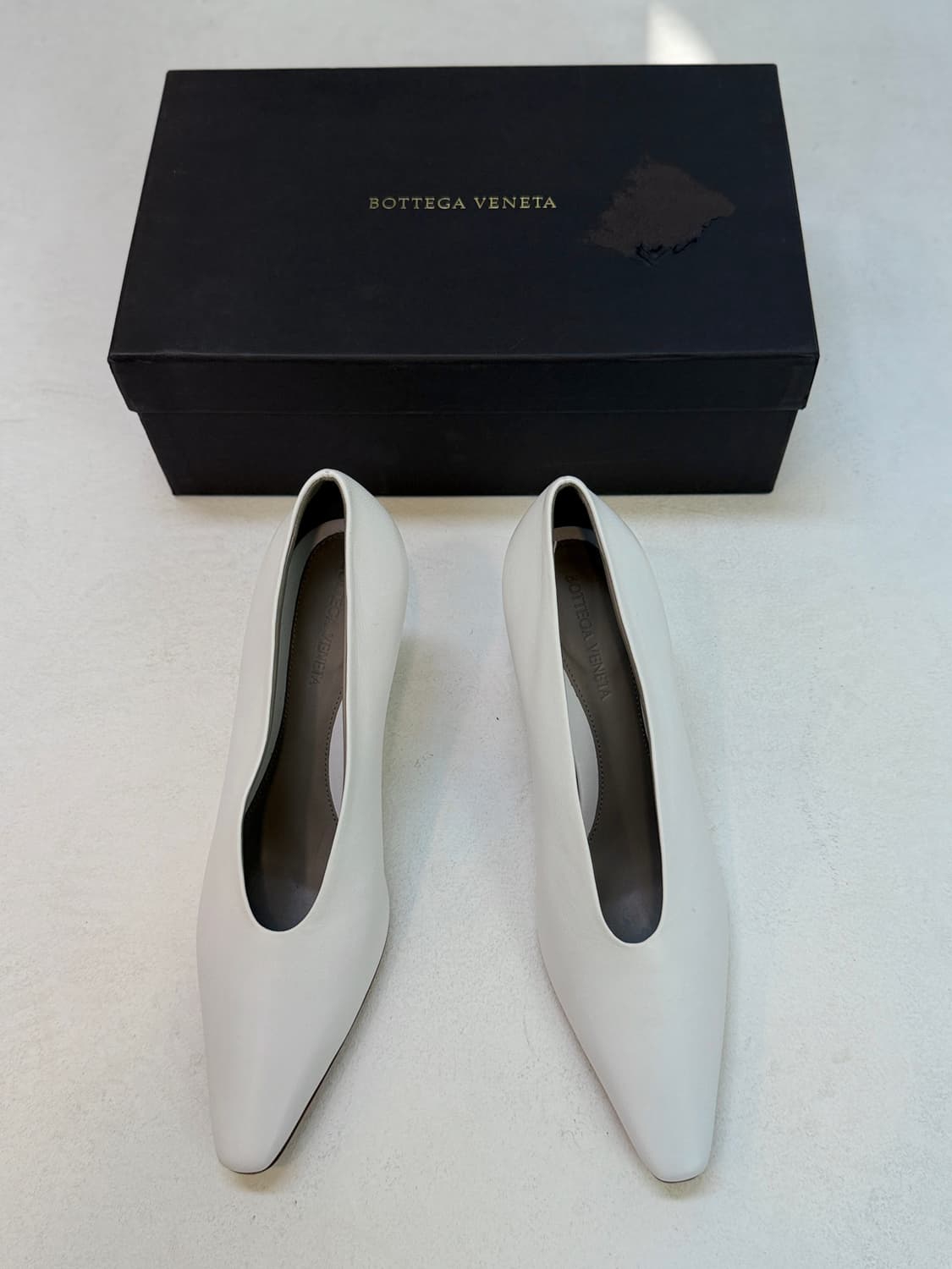 보테가베네타 아몬드 펌프힐(250사이즈) 상품이미지2