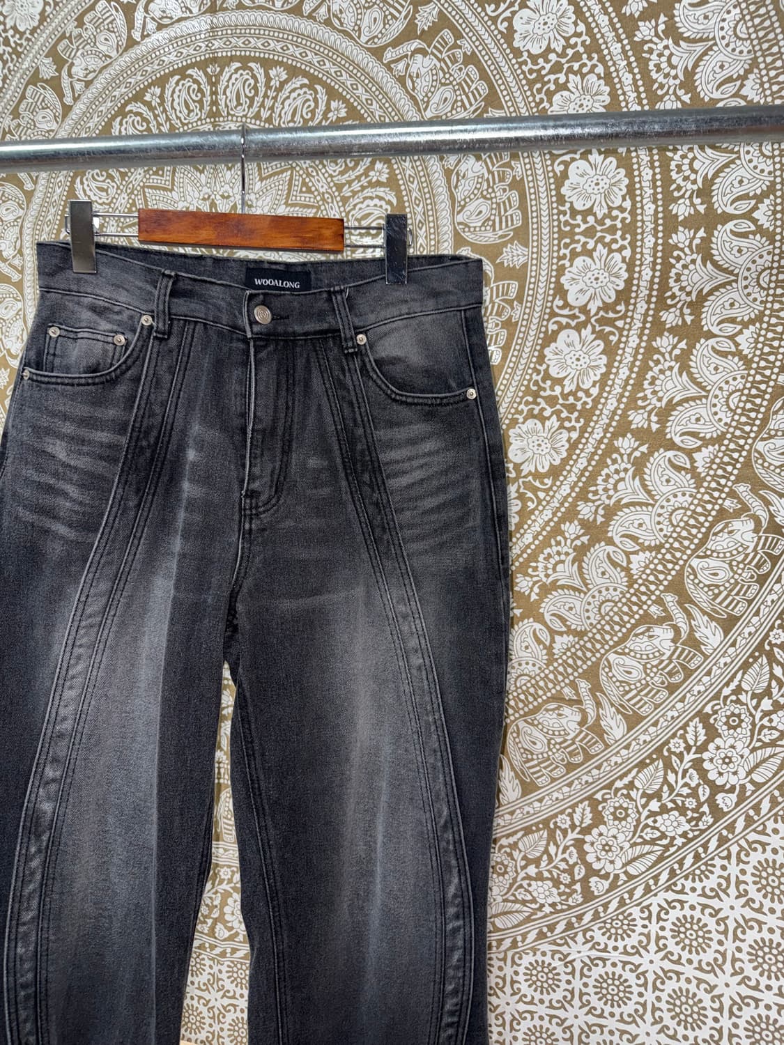 우알롱 절개 디테일 흑청 데님팬츠  상품이미지4