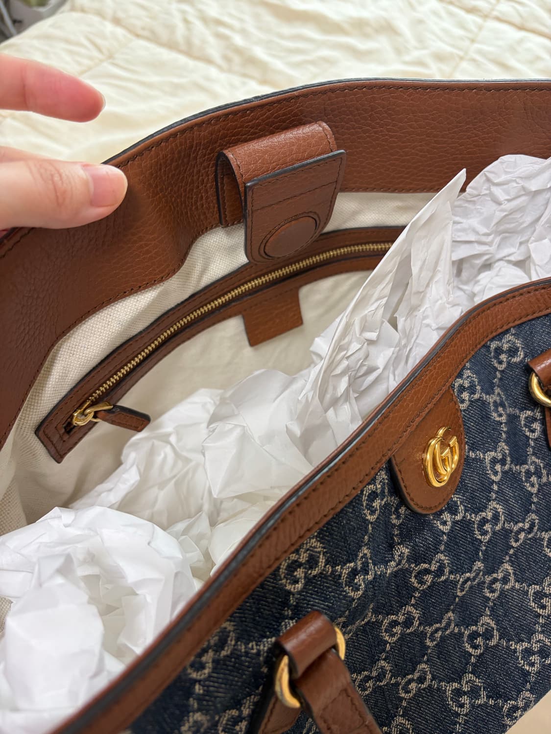 구찌 GG 데님 쇼퍼백 상품이미지3