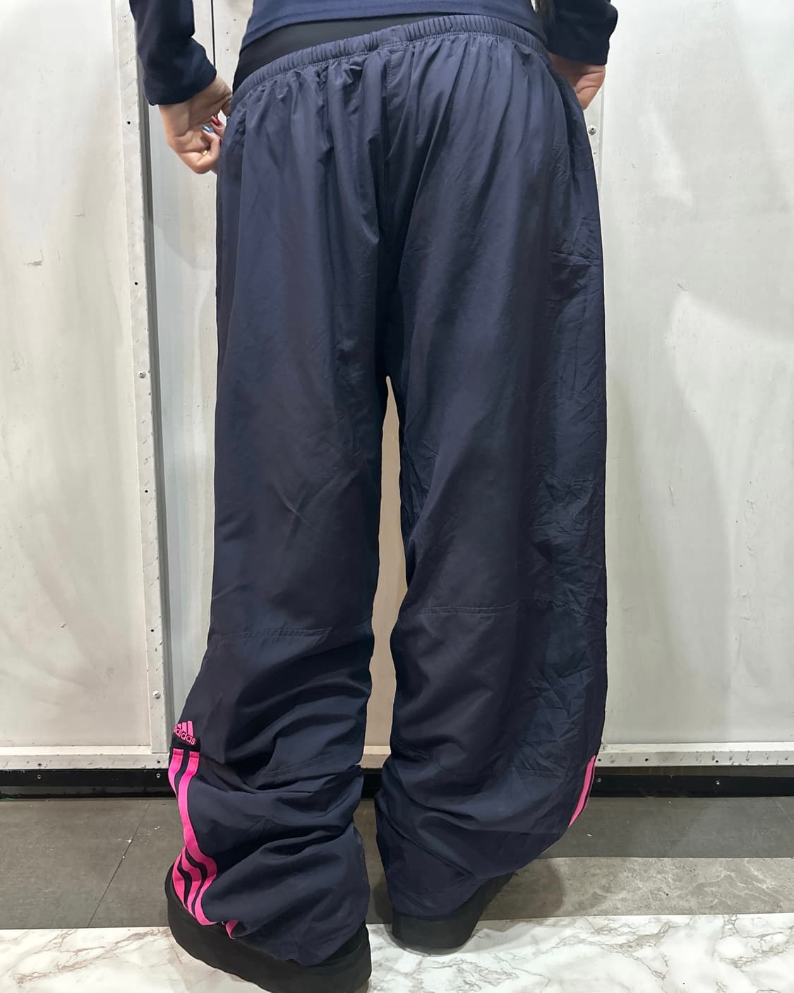 90s ADIDAS 네이비 & 핑크 나일론 트랙밴츠 상품이미지4
