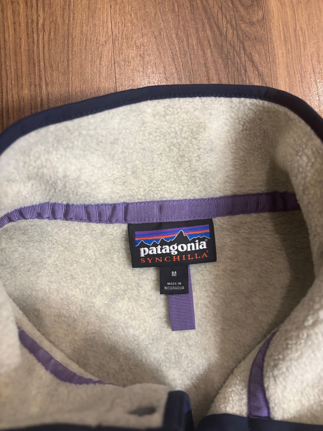 파타고니아 헤비웨이트 신칠라 오트밀 M사이즈 판매합니다. 상품이미지3