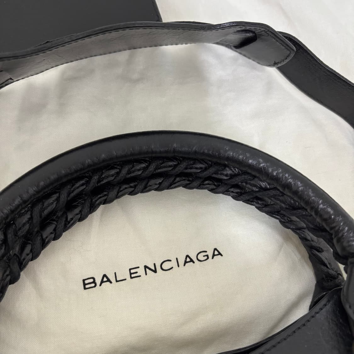 발렌시아가 모터백 클래식 퍼스트백 상품이미지5