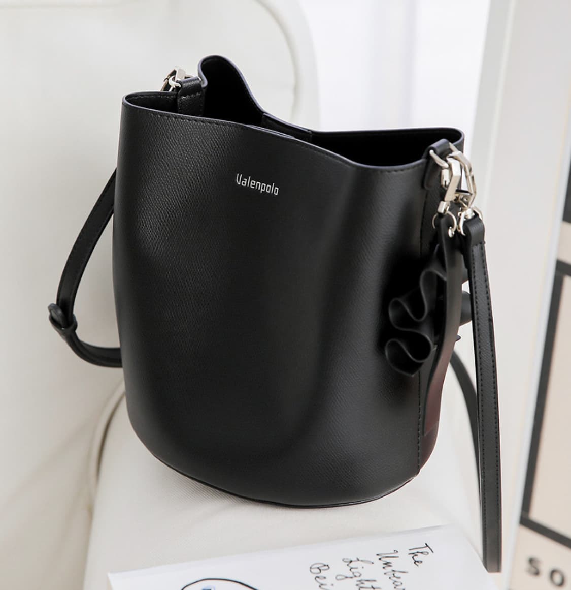 키링 포인트 버킷백 심플 토트백 여성가방 판매 상품이미지1