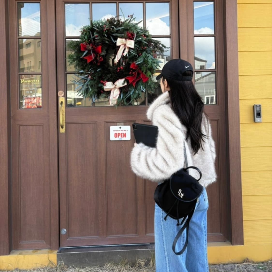 마그넷 아카이브 크롭 라운드 퍼자켓 아이보리 샵마그넷 상품이미지4