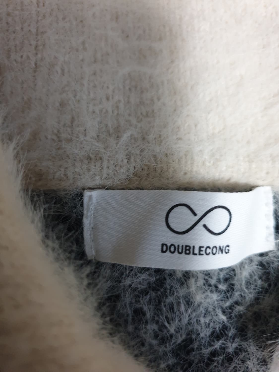 더블콩 아가일 앙고라혼방 브러쉬드 하이넥 오픈카라 크롭 니트 (F) 상품이미지3