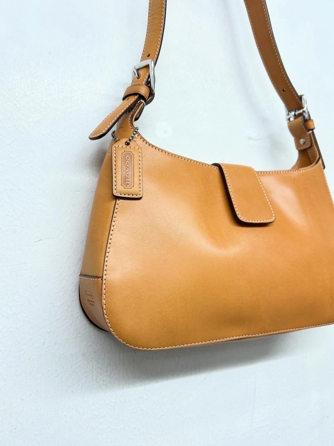 코치 가죽 숄더백 상품이미지2