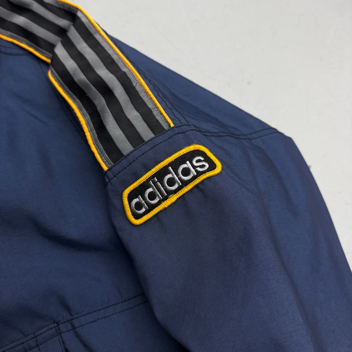 아디다스 90s 올드스쿨 삼선 신슐레이트 아노락 점퍼 바람막이 상품이미지4