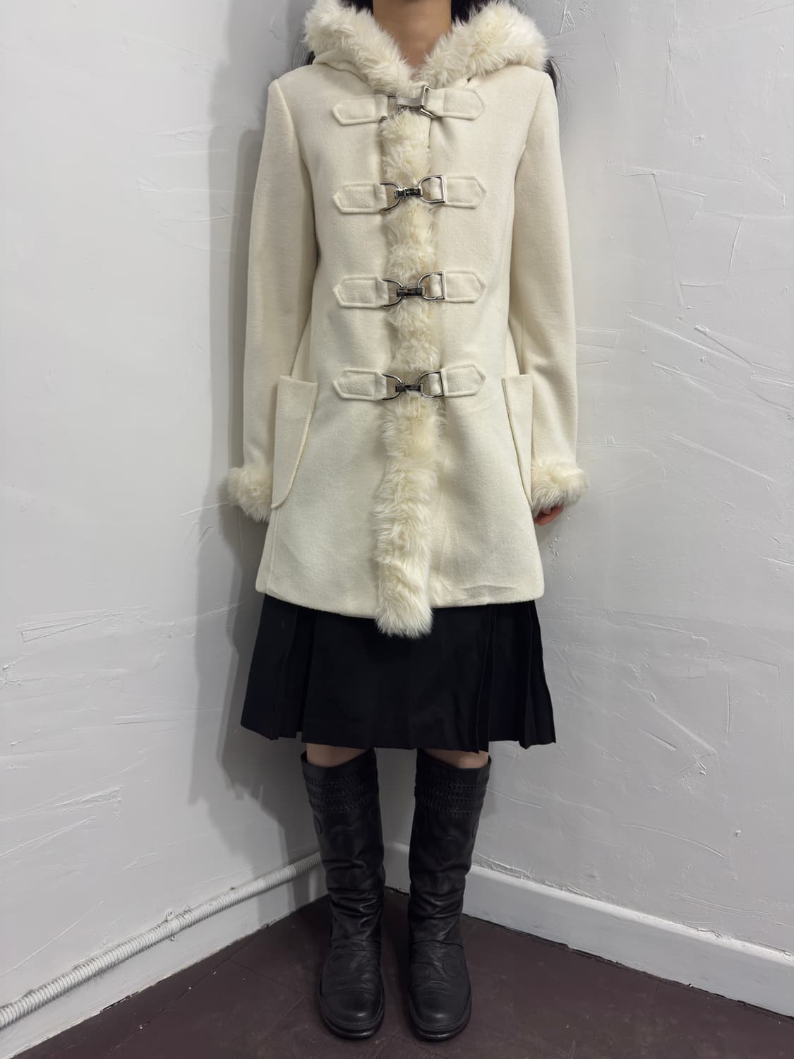 white fur hood buckle coat 상품이미지2