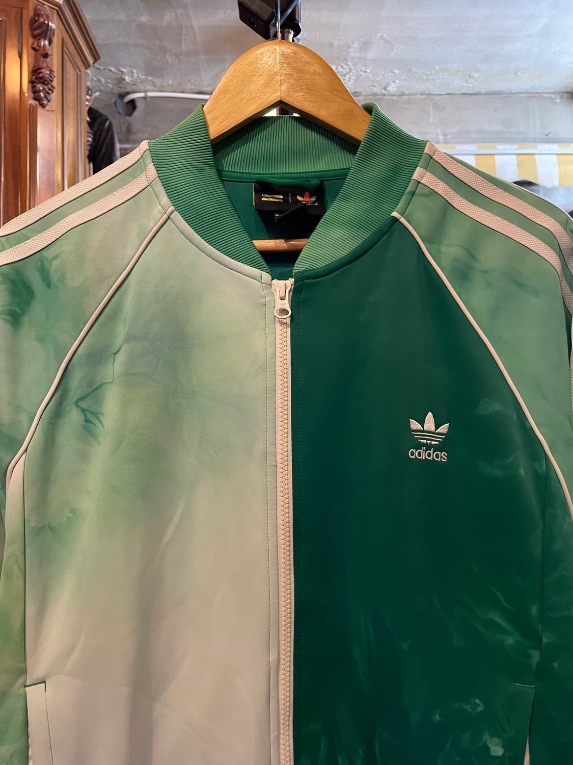 아디다스 X 퍼렐 윌리엄스 타이다이 트랙탑 저지 자켓 그린 상품이미지2
