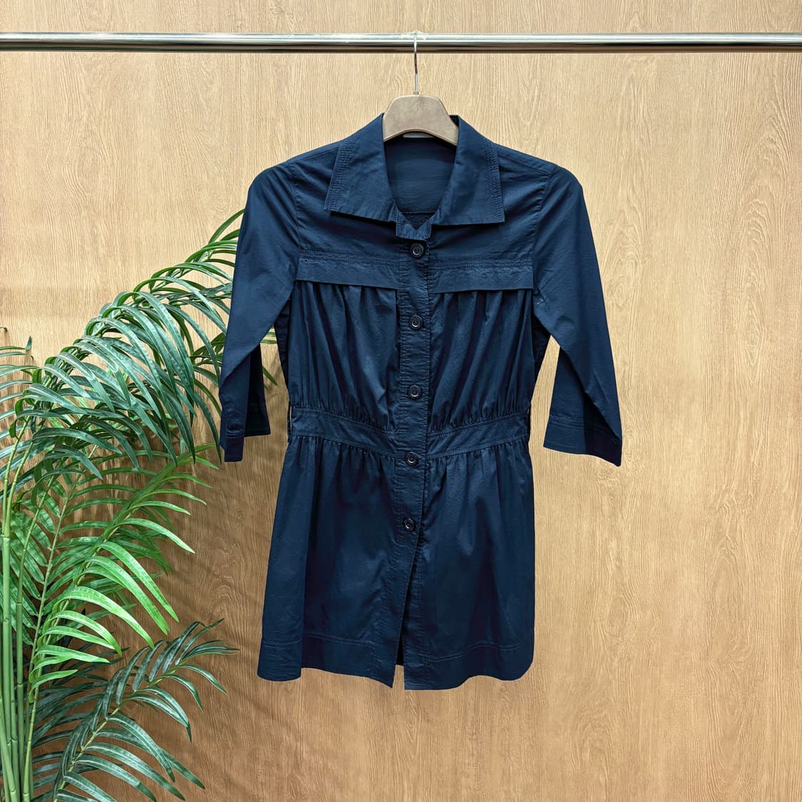 꾸레쥬 7부 클래식 카라 미니 원피스 플랩 포켓 디테일 A라인 블랙 상품이미지1