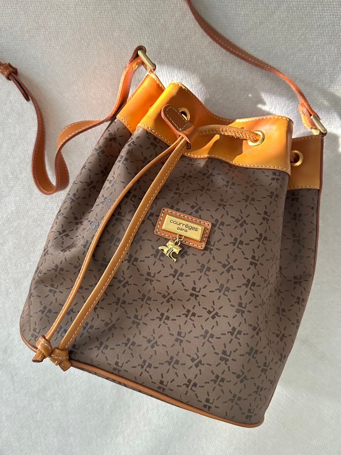 꾸레쥬 빈티지 패턴 카멜 복조리 버킷백 상품이미지1