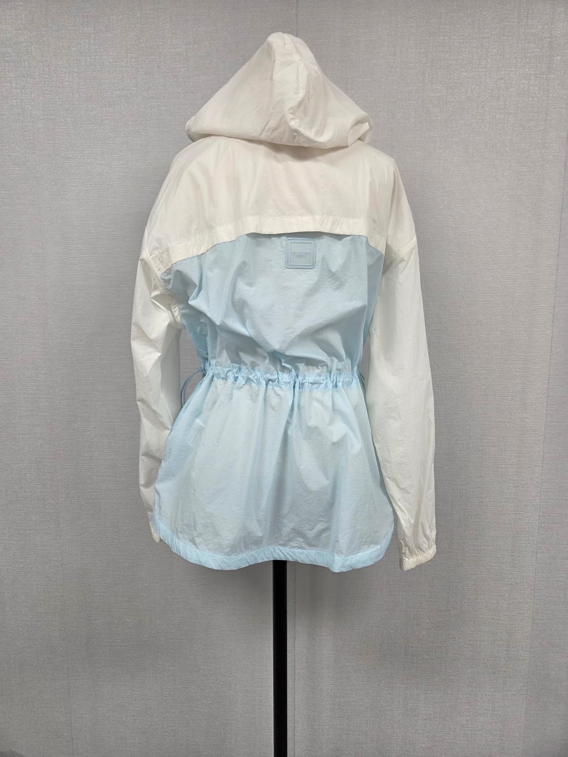 뉴발란스   바람막이자켓  상품이미지3