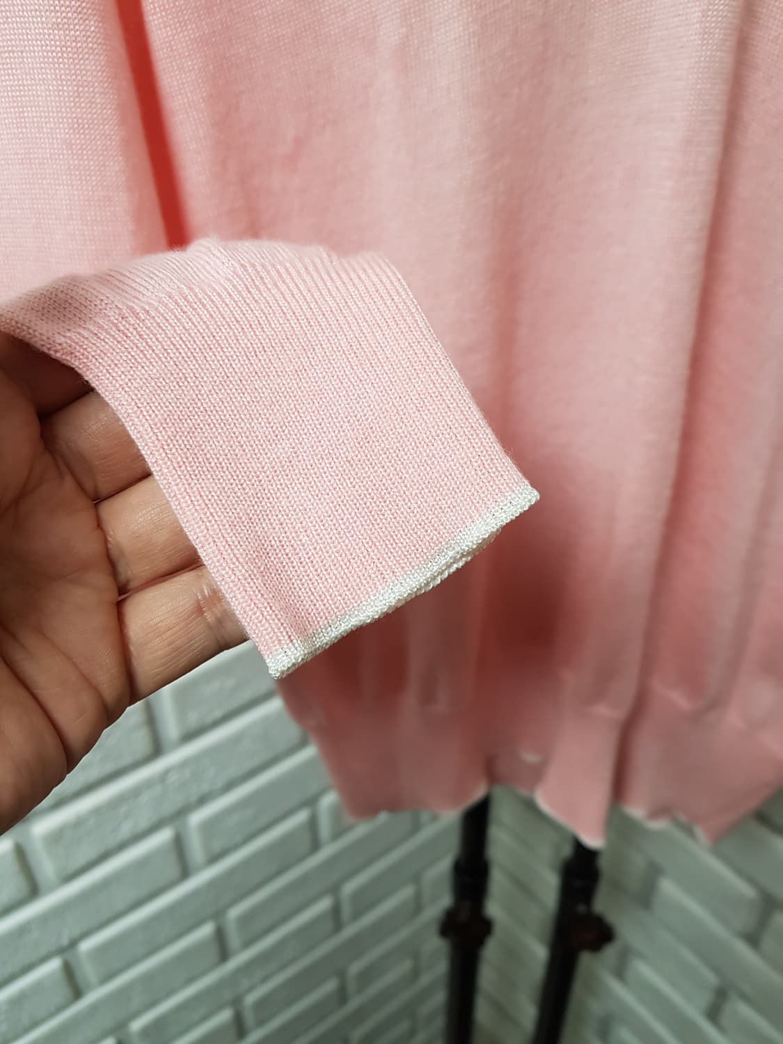 [여95/정품] MARK & LONA 핑크색 브이넥 니트 상품이미지5