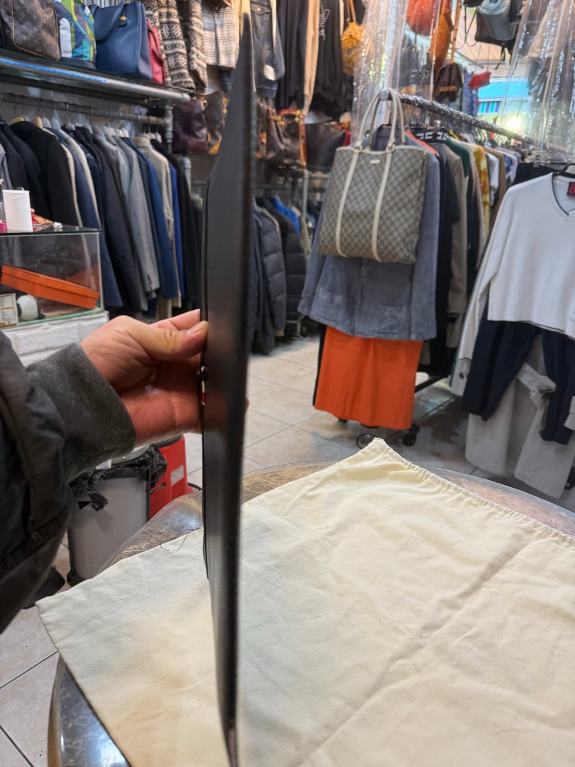 정품 톰브라운 삼색스티지 블랙레더 클러치 팝니다 상품이미지5