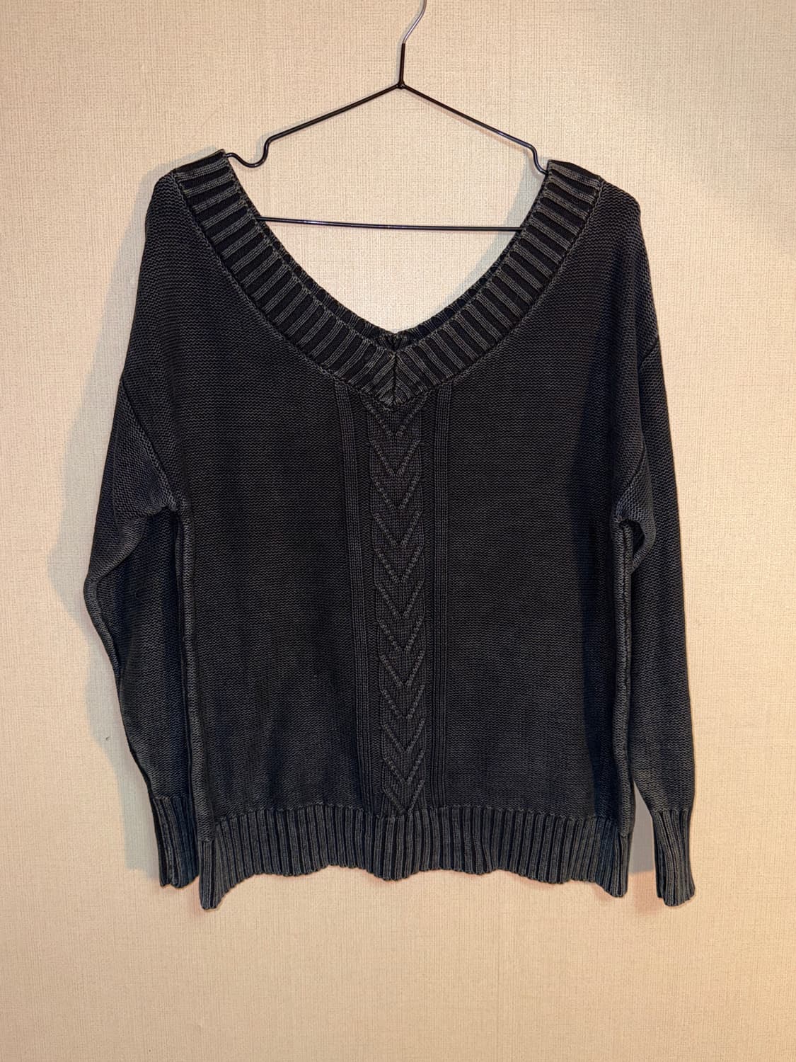 챠콜 브이넥 레이어드 니트 상품이미지1