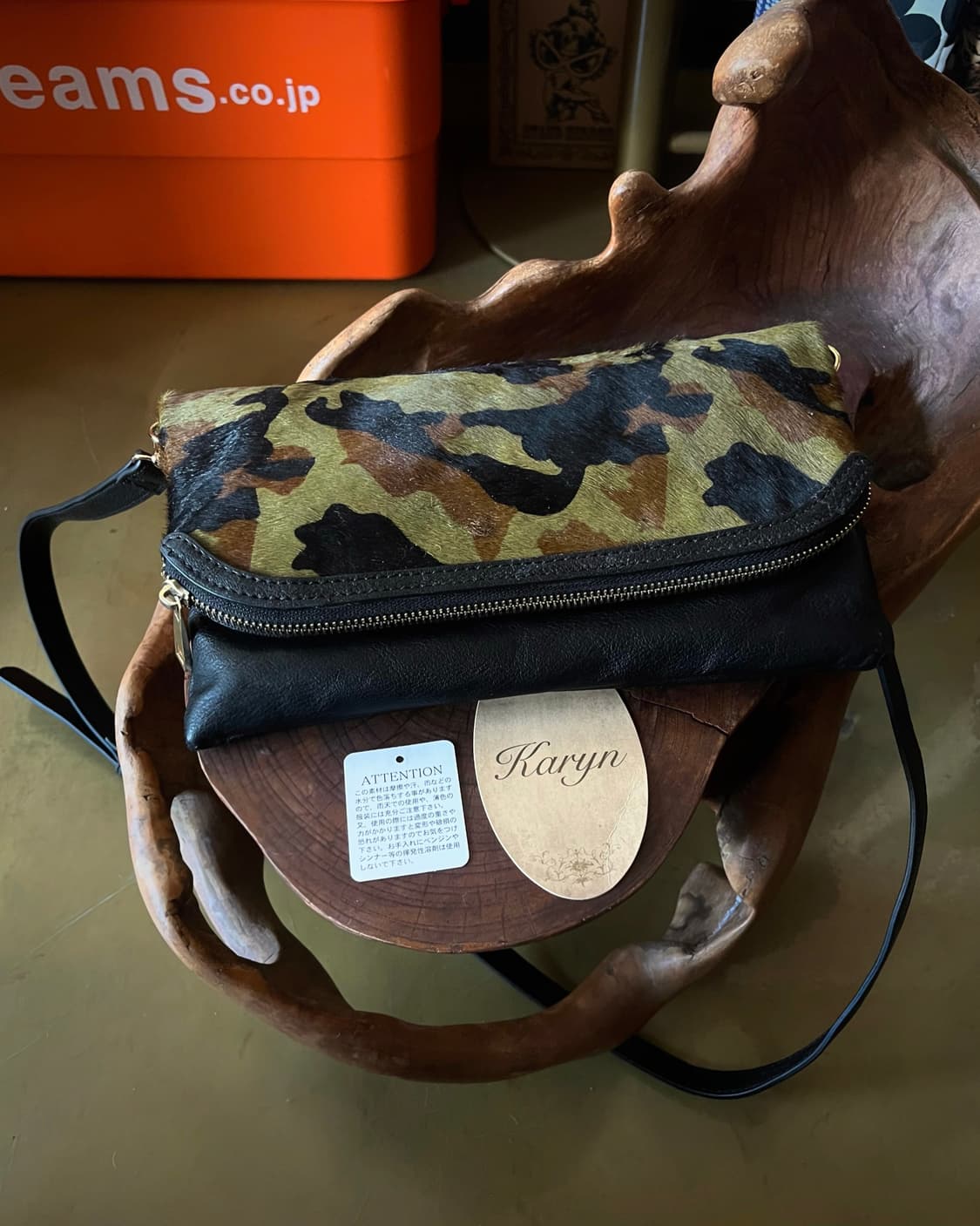 Karyn SEO Calf-Hair Leather Camo Bag 상품이미지2