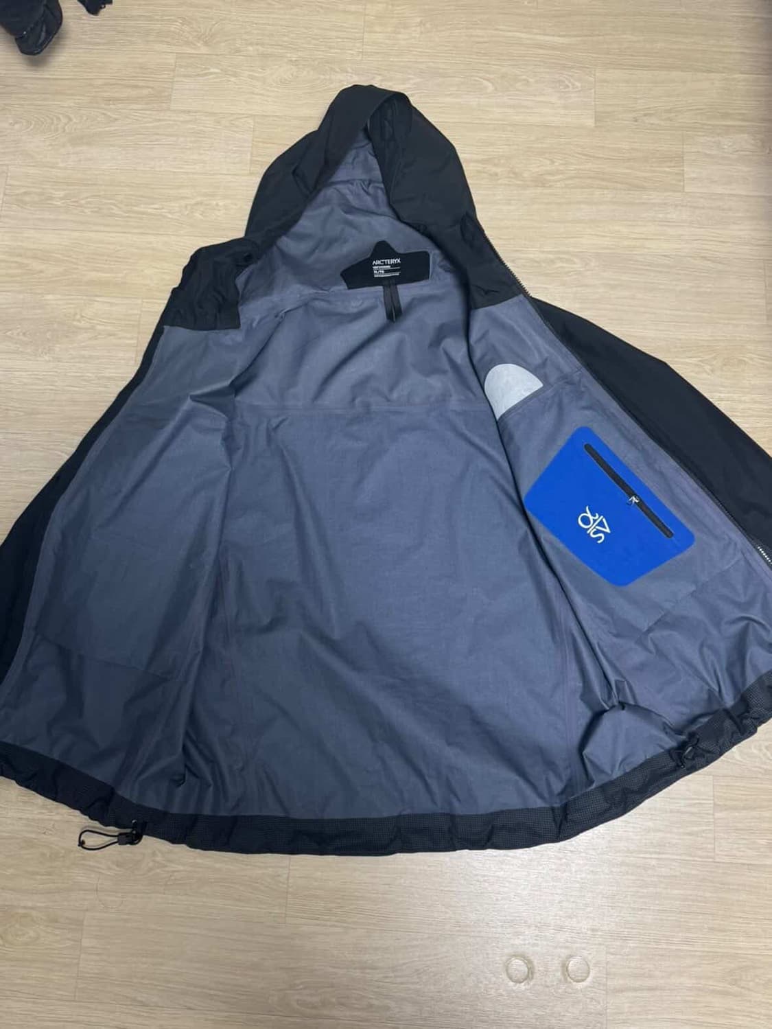 아크테릭스 알파 자켓 그래파이트 블랙 xL 상품이미지3