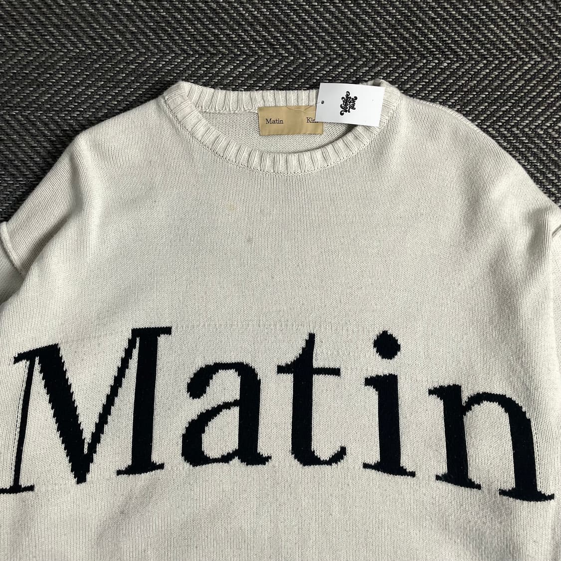 마뗑킴 빅로고 디테일 박시핏 니트o 3203 상품이미지4