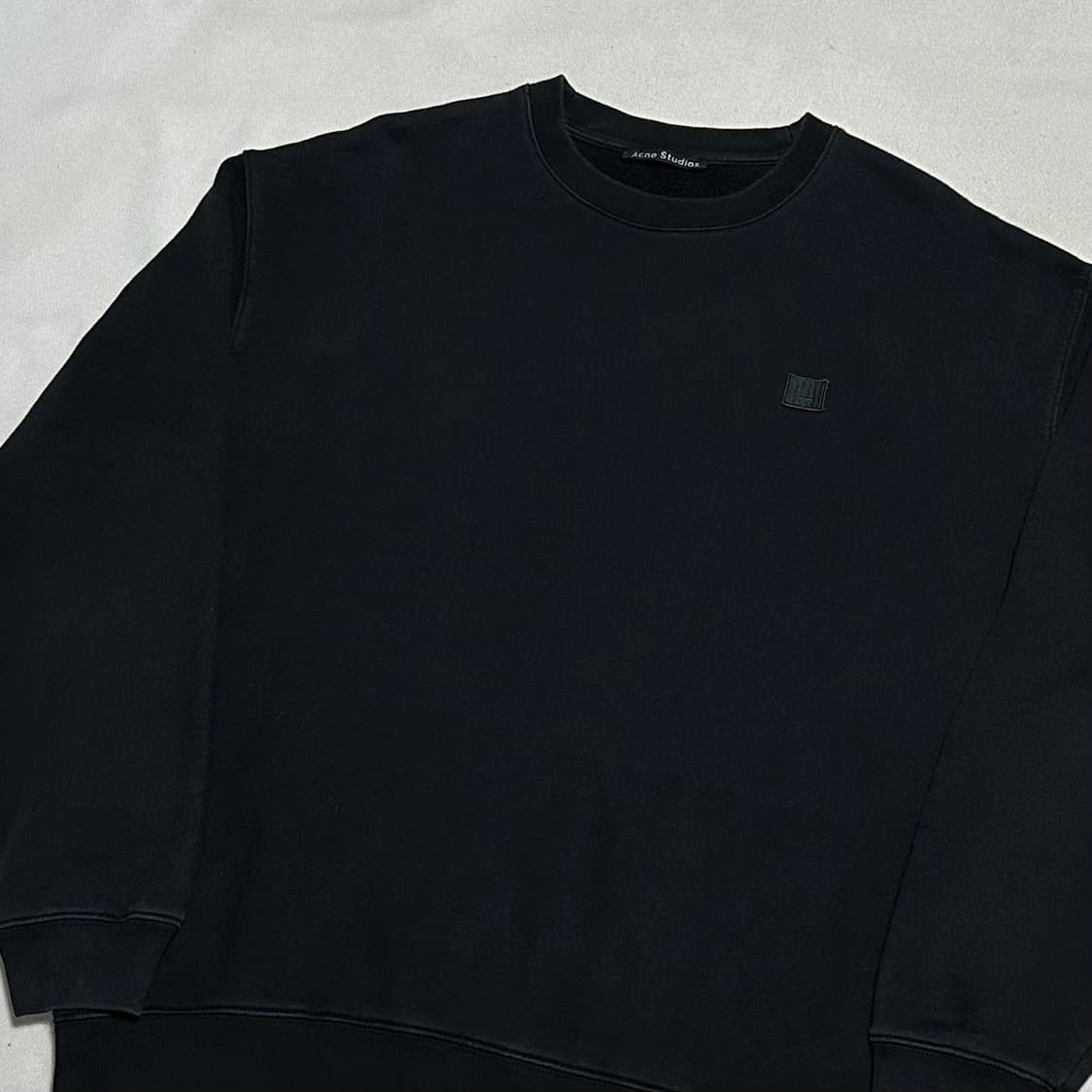 L 아크네 스튜디오 페이스 로고 블랙 맨투맨 상품이미지1