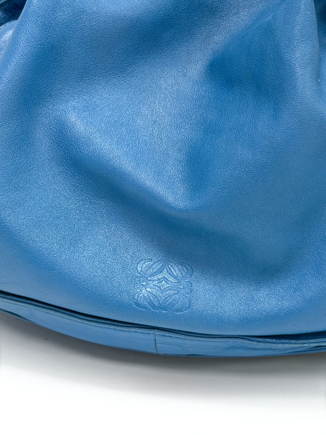 로에베 나파 레더 플라멩코 드로우스트링 숄더백 상품이미지3