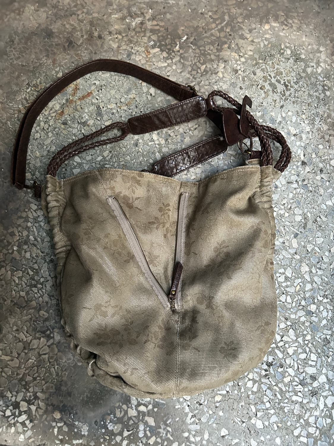 *rare design* 오리엔탈 레더 디테일 베이지 크로스백 상품이미지3