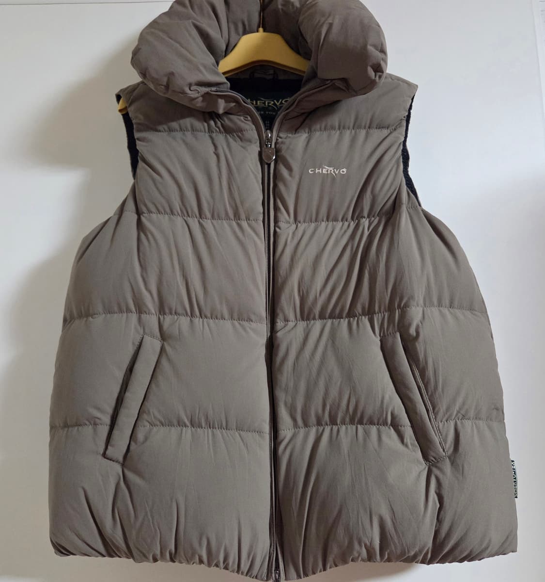 CHERVO 쉐르보 골프 구스 패딩 조끼 상품이미지1