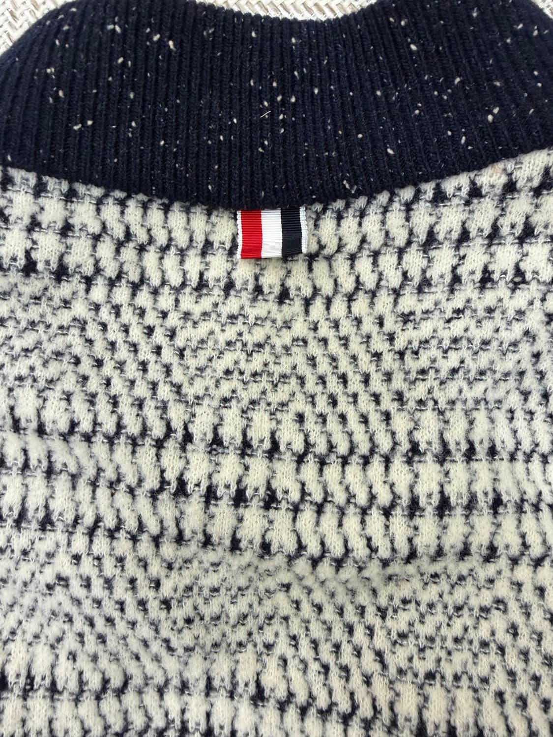 매장판정품) 톰브라운 남성 체크 니트 집업 자켓 2  상품이미지6